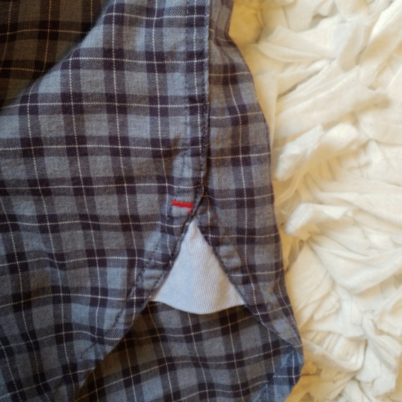 Tommy Hilfiger button down - Picture 5 of 5